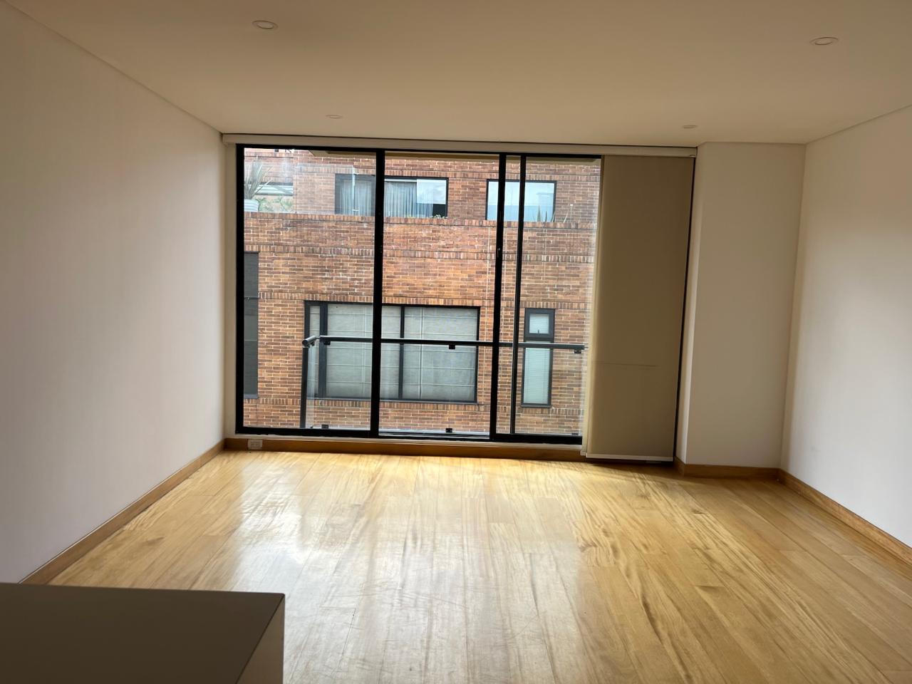 Comedor con iluminación natural