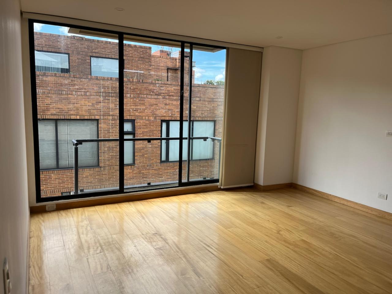 Balcón con vista verde