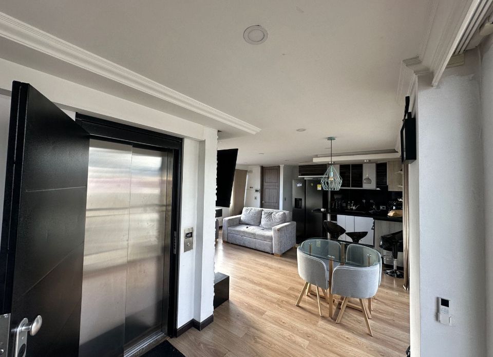 Comedor con iluminación natural