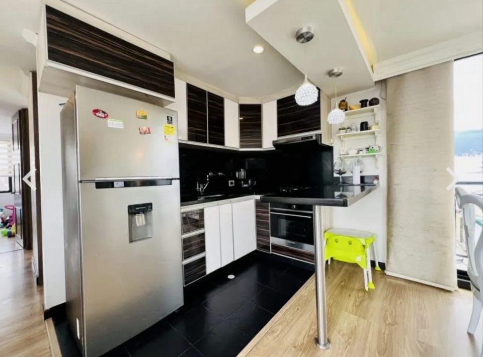 Cocina moderna con barra americana